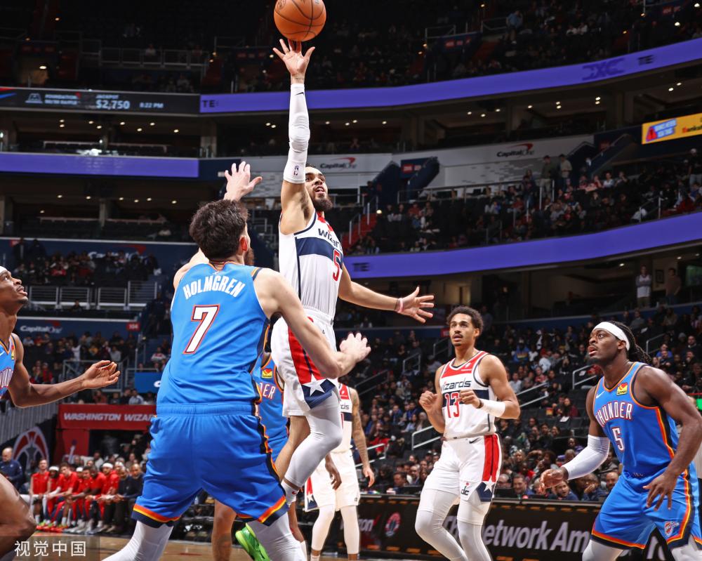 也展现了对 也展现了对